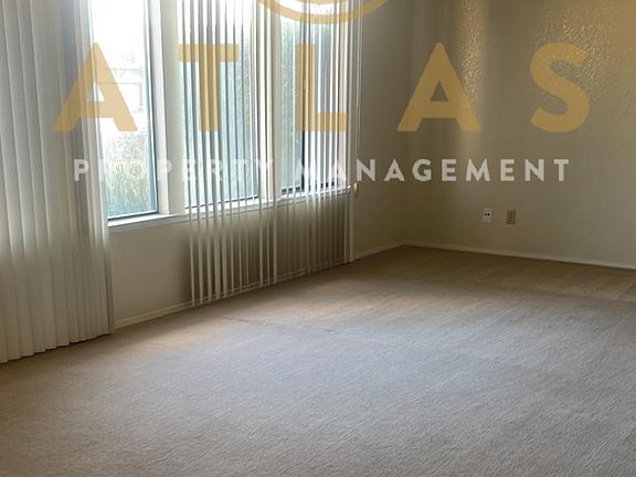 4th image of 3421 Estate Dr