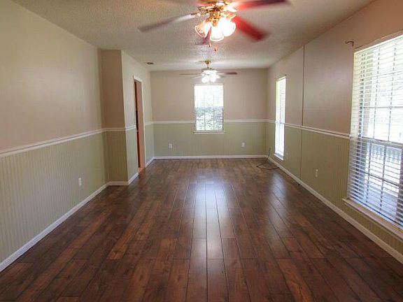 4th image of 3015 Lost Creek Dr
