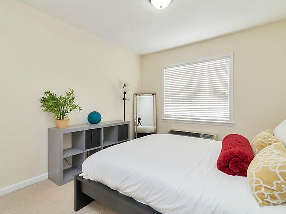 5th image of 448 Palisade Ave APT 401
