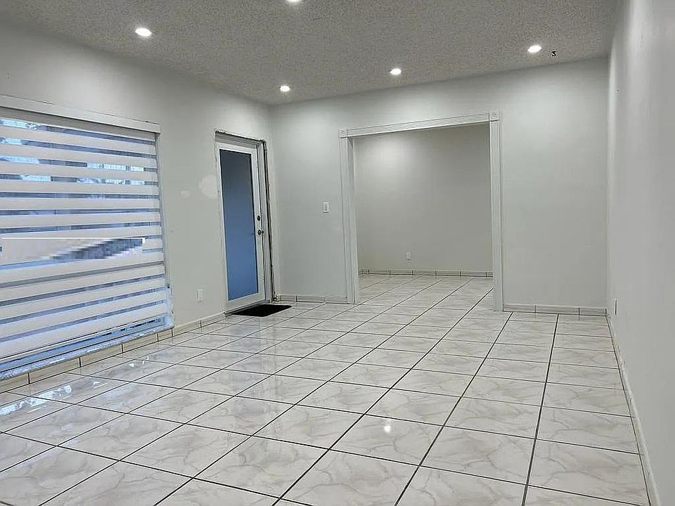2nd image of 2201 W 74th Pl