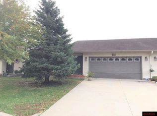 1822 W Welco Dr, Saint Peter, MN 56082