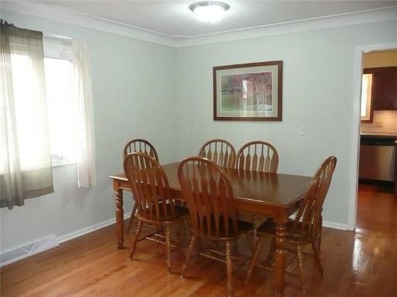 4th image of 912 Louisiana Ave