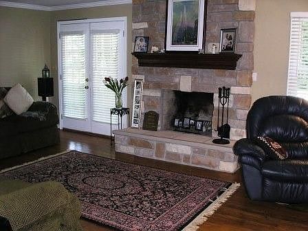 3rd image of 7318 Lindenmere Dr