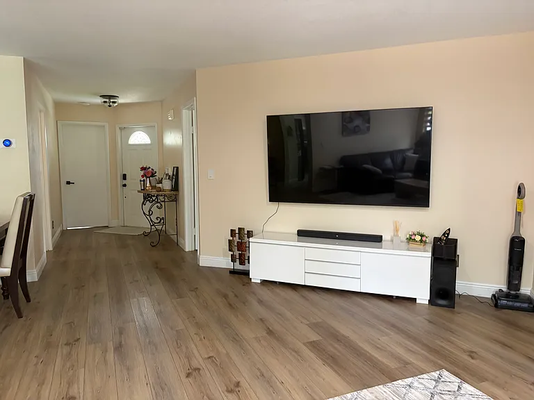 9727 Sunny Isles Cir — Photo 2