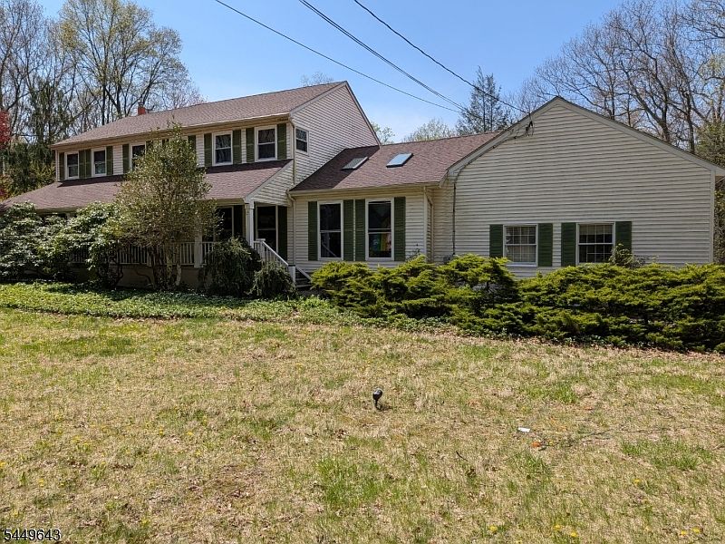 1st image of 15 Valley Rd