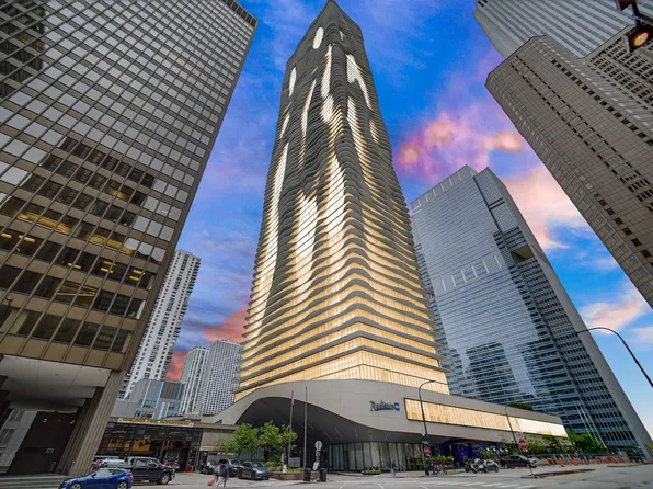 225 N Columbus Dr Unit 6407, Chicago, IL 60601