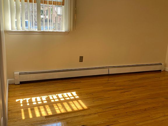 4th image of 14941 Delaware Ave Floor 1