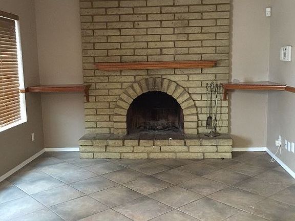 2nd image of 1609 W Topeka Dr