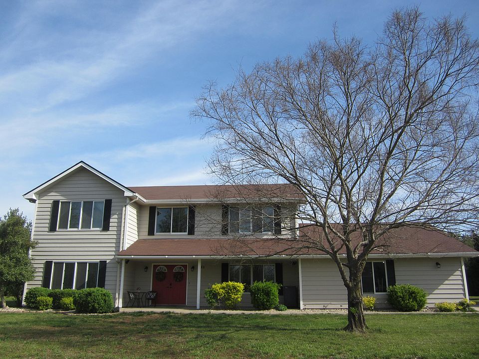 1st image of 61 Blackhawk Dr
