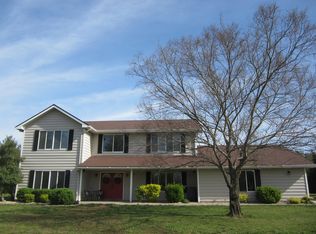 61 Blackhawk Dr, Carbondale, IL 62901