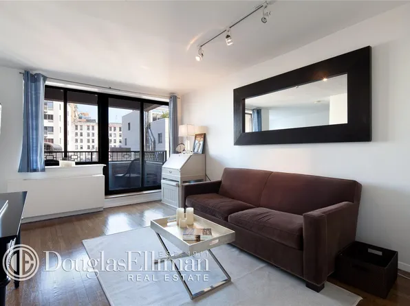 366 West 11th Street image 1 of 7