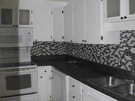 5th image of 595 Brentwood Dr