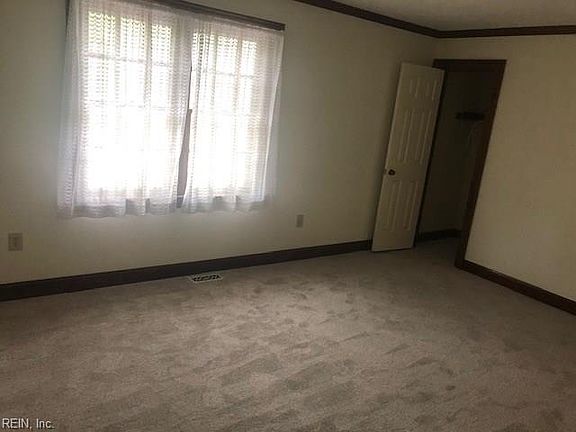 3rd image of 333 Middle Oaks Dr