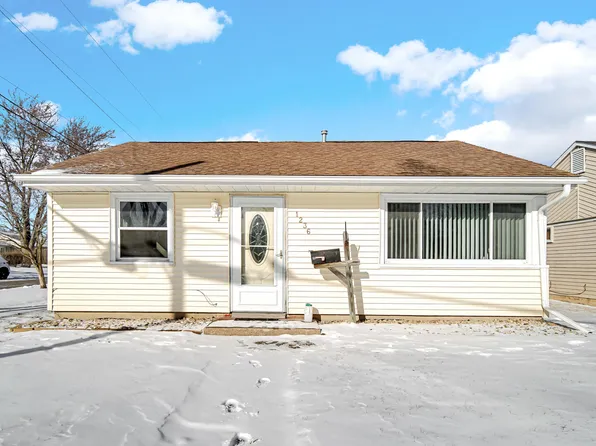 1236 W Cleveland Ave, Hobart, IN 46342