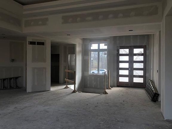 5th image of 8006 Bennington Dr