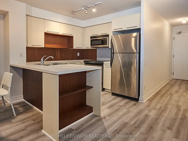 25 Carlton St #1906 — Photo 4