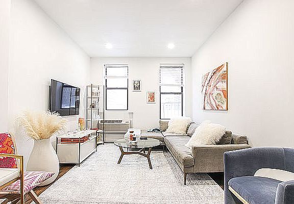 4th image of 577 2nd Ave Penthouse 6S