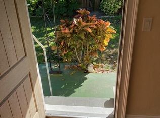 7261 Bay St APT 4, Saint Petersburg, FL 33706