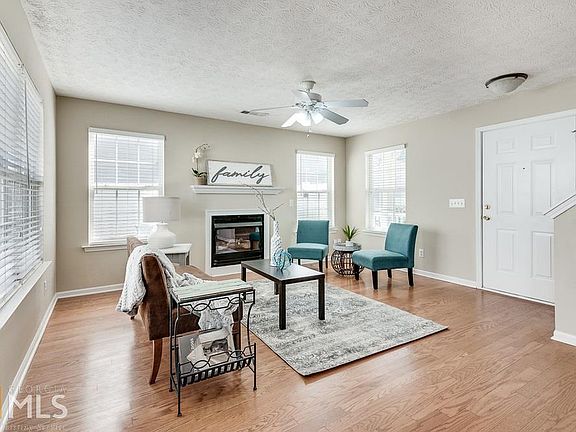 5th image of 209 W Oaks Pl
