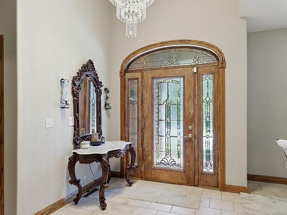 4th image of 318 Foxfire Ct