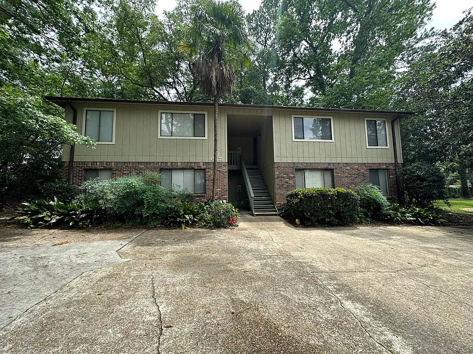 617 Chicopee Ct