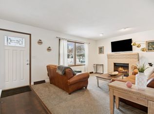 1051 Kaplan Dr, Waterloo, IA 50702