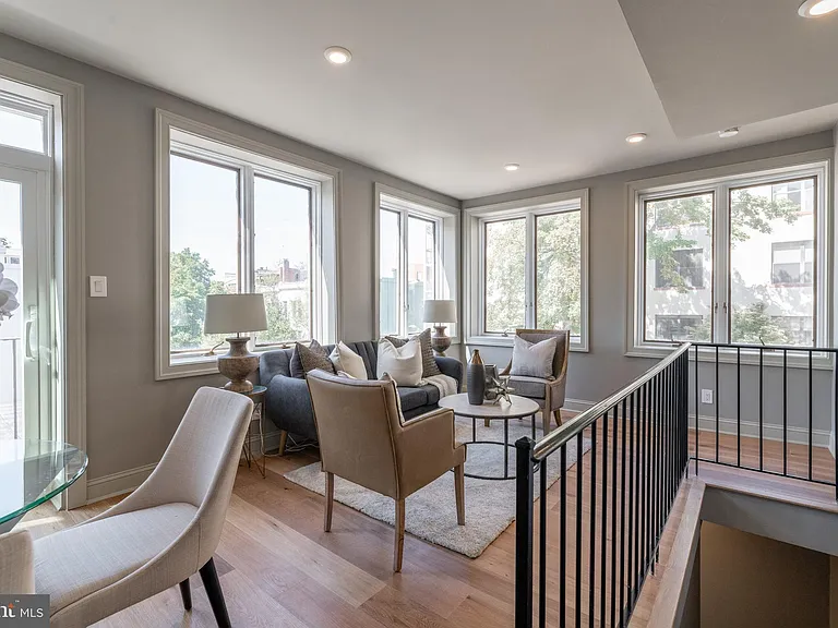2100 Newport Pl NW #2 — Photo 2