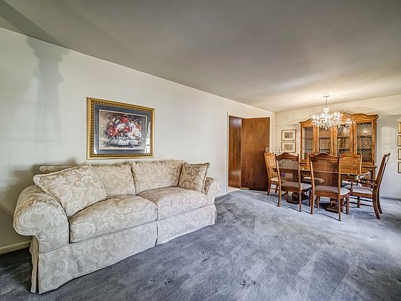 5th image of 496 Highview Dr SE
