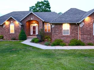 225 Gabby Ln, Walnut Shade, MO 65771