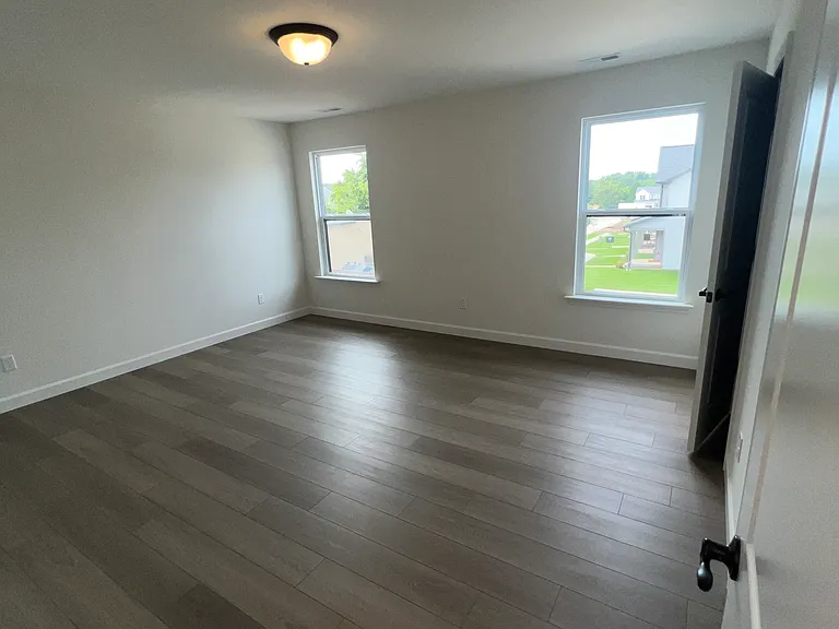 7907 Mexico Rd — Photo 23
