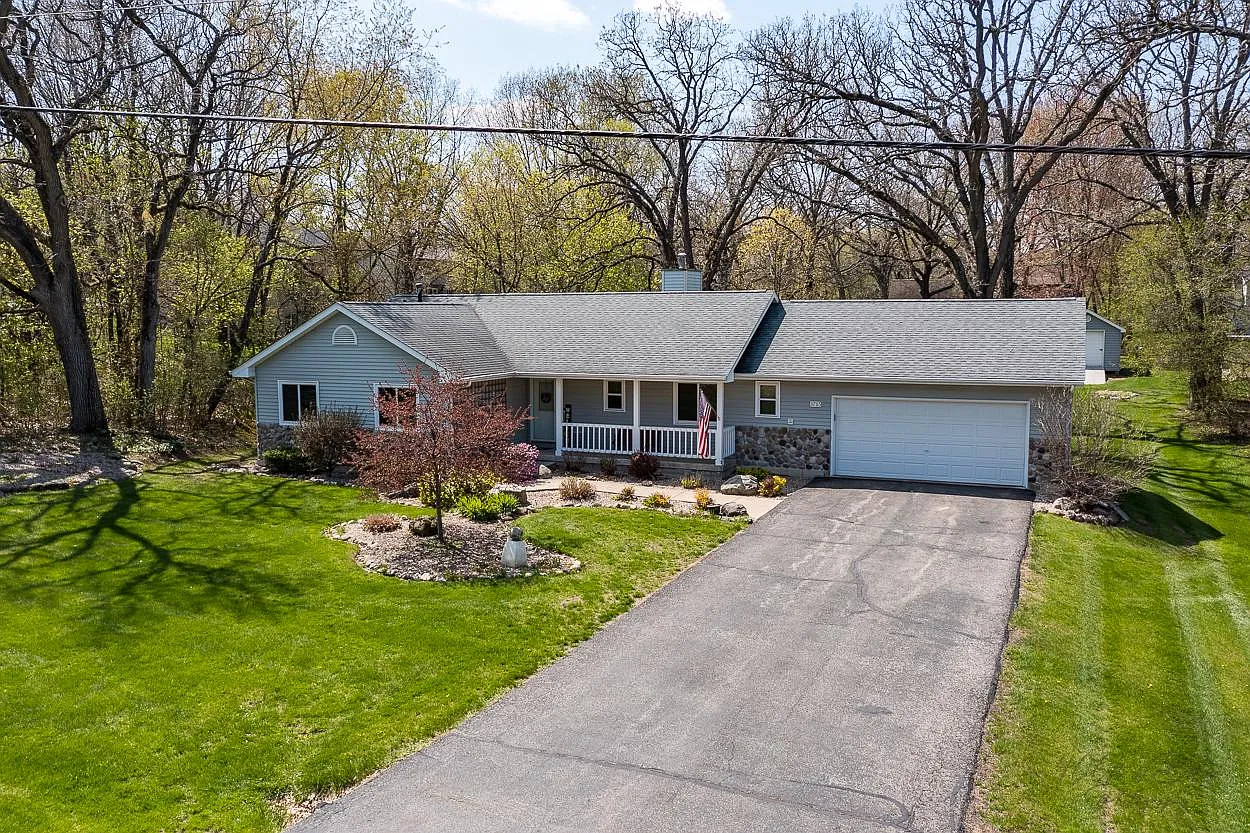 3715 Thompson Rd photo 1