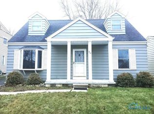 911 Schreier Rd, Rossford, OH 43460