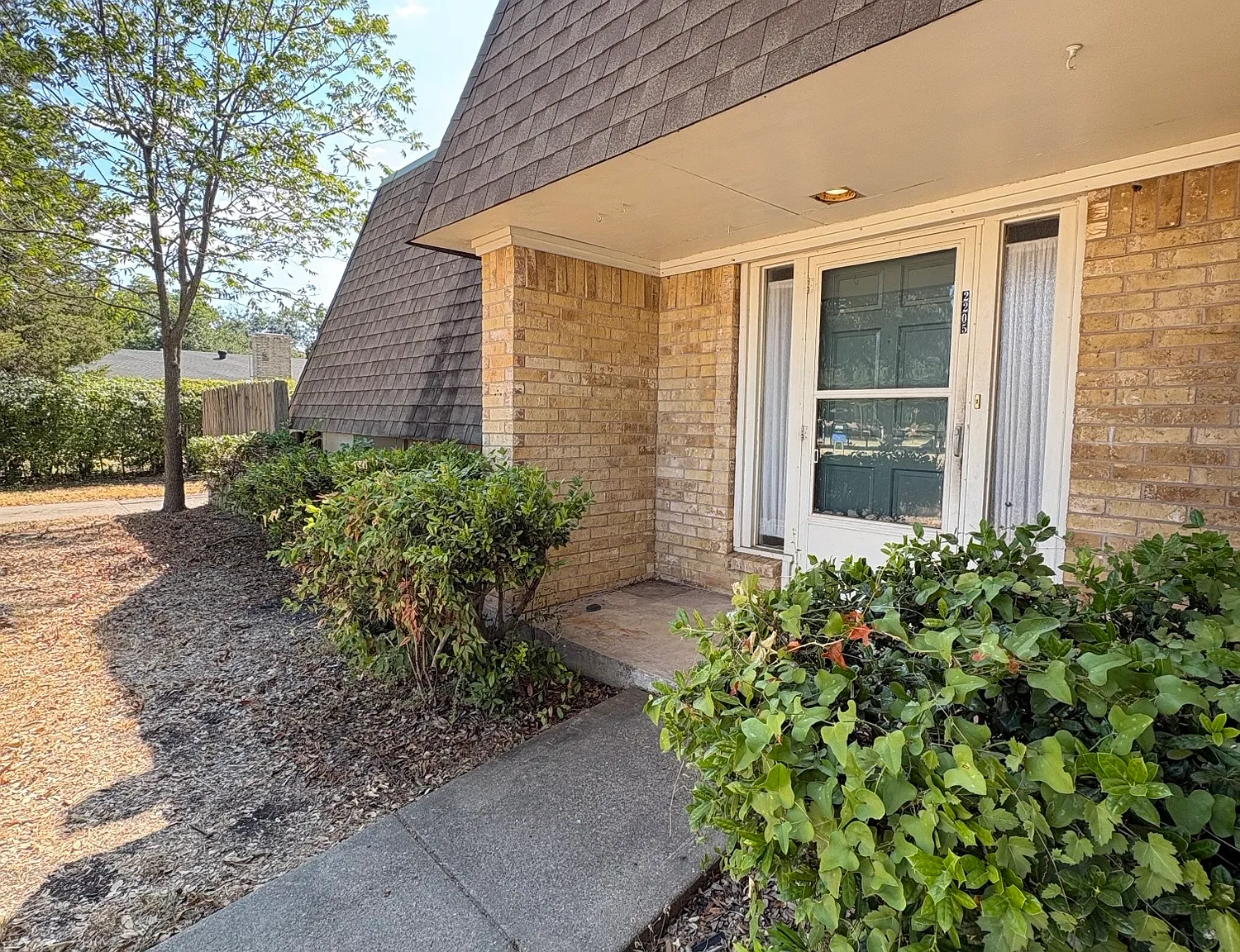 2 bed, 1140 sqft, $1,700 — Photo 1