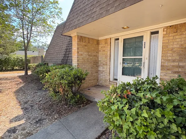 2205 Bowling Green St, Denton, TX 76201