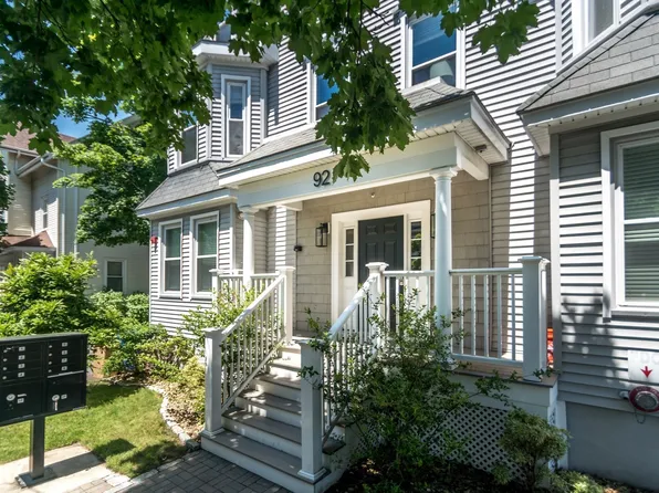 92 Brown St APT 5, Waltham, MA 02453