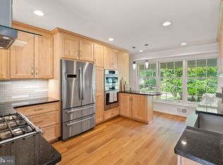 9139 Leghorn Pl, Fairfax, VA 22031