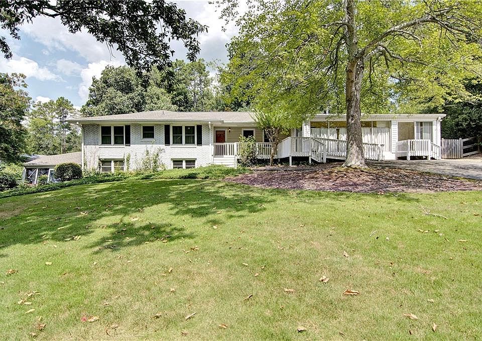1st image of 605 Kelly Dr