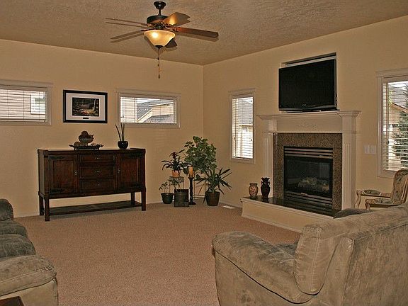 4th image of 1135 W White Sands Dr