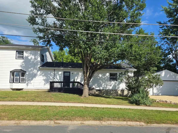 202 Wemple St, Parkersburg, IA 50665