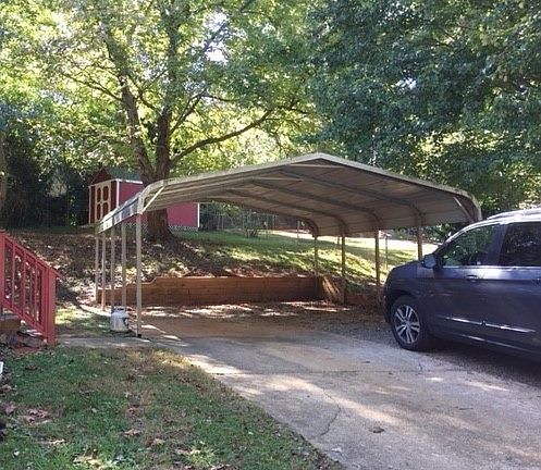 3rd image of 2305 Lawrence Dr