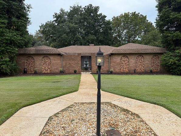 1209 Manora Estates Ln