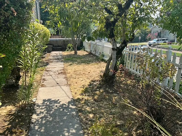 802 5th St — Photo 31