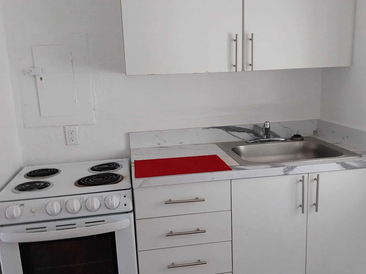 Studio, 250 sqft, $1,200 — Photo 3