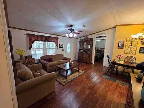 4th image of 338 Country Woods Dr