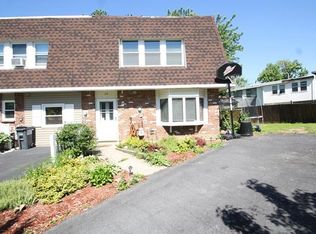 20 Hampton Ct, Middletown, NY 10941