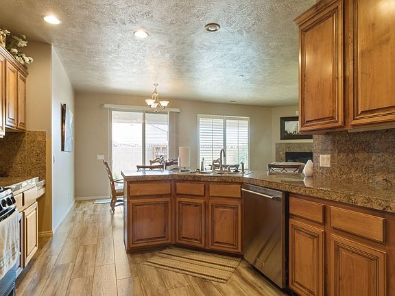 2nd image of 3544 Chalet Dr