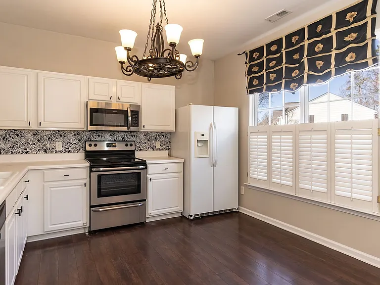 4254 Vienna Crest Dr — Photo 6