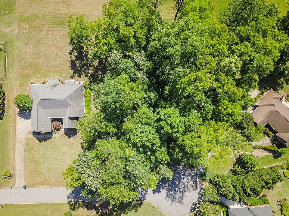2nd image of 127 Tally Ho Dr
