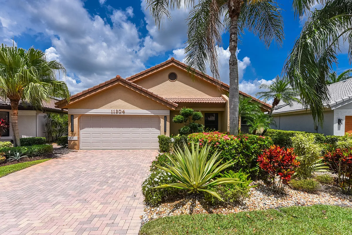 Building Photo - 11204 Clover Leaf Cir