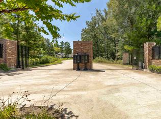 210 Longleaf Dr, Longview, TX 75602